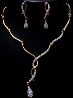 ad-necklaces-11000AD233